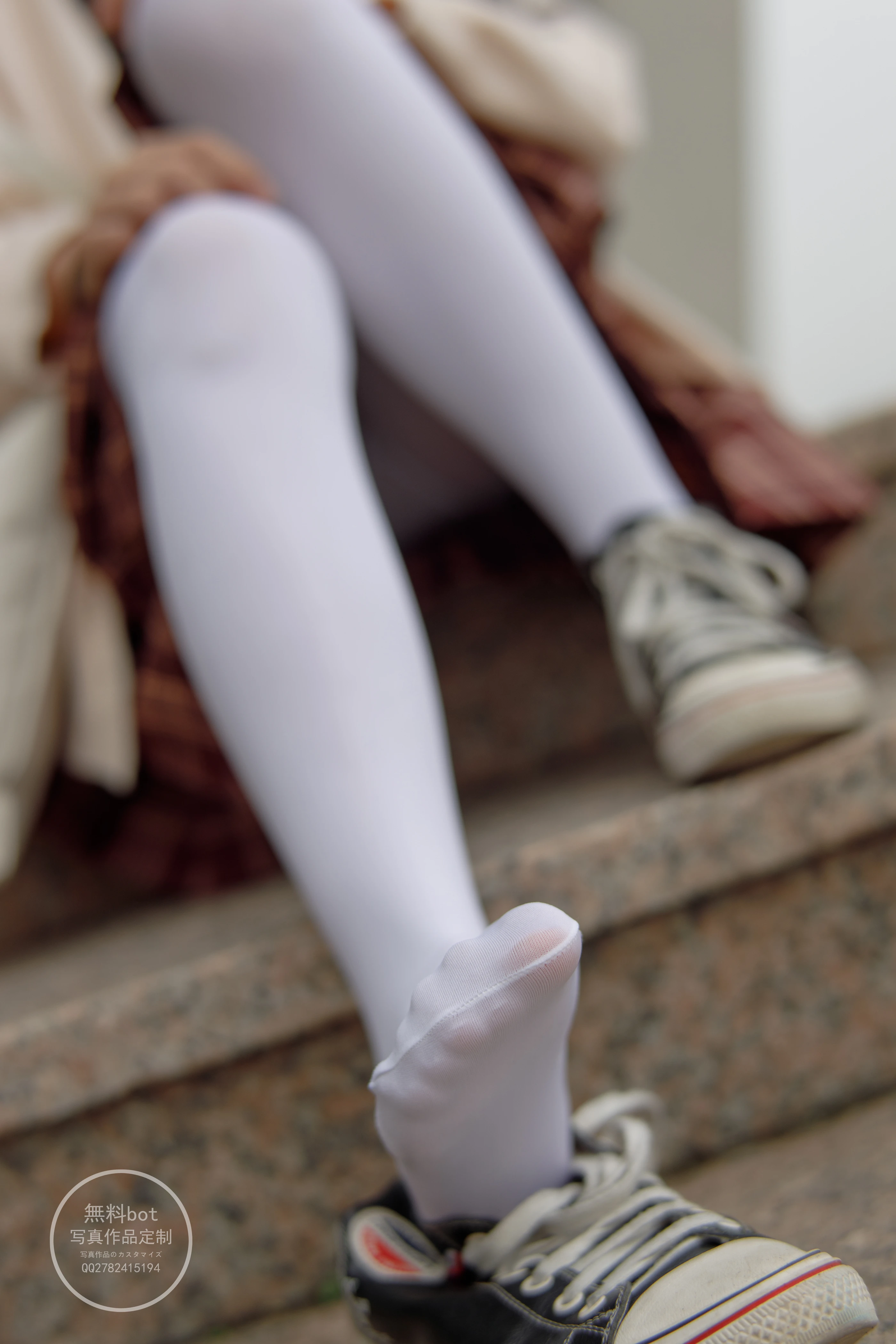 森萝财团 有料006  依依 户外白丝JK制服 [90P]插图8